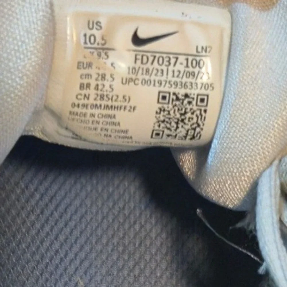 Nike Alpha Menace 4 Pro White Silver Football Cleats Mens‎ 10.5 FD7037-100